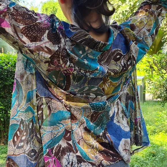 fashionwear Tops - Printed tulle shirt.